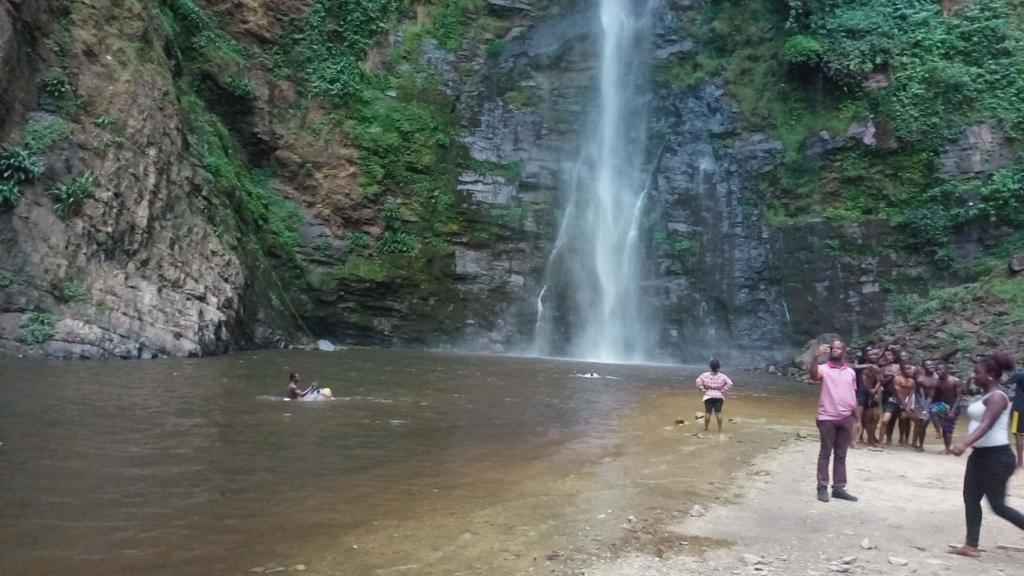 Wli Waterfalls Inn Wli Afegame 外观 照片