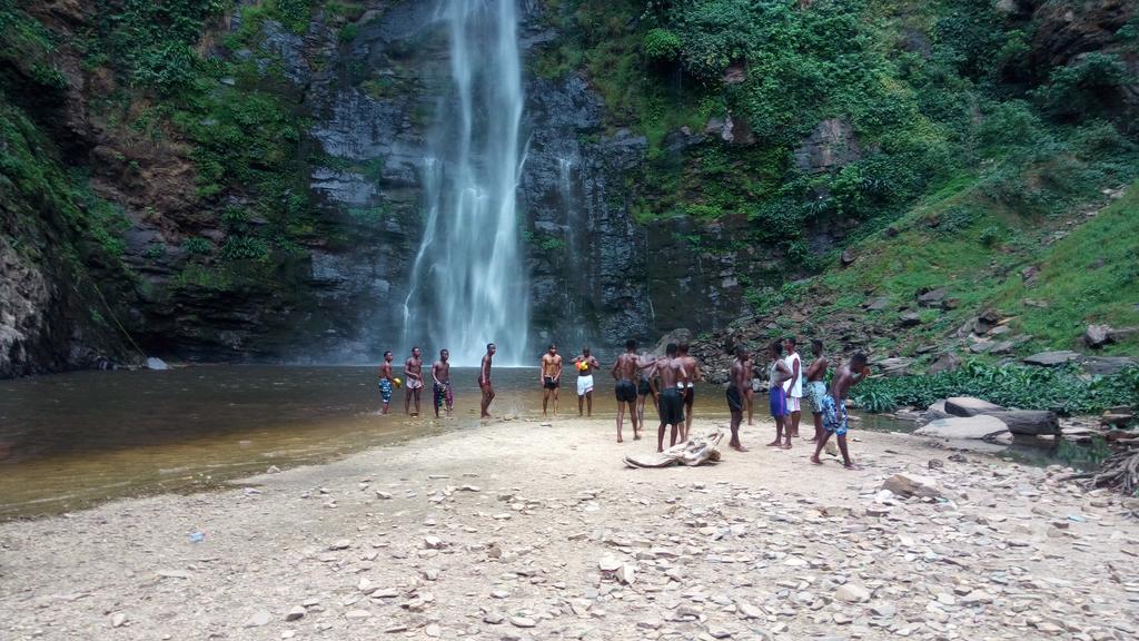 Wli Waterfalls Inn Wli Afegame 外观 照片